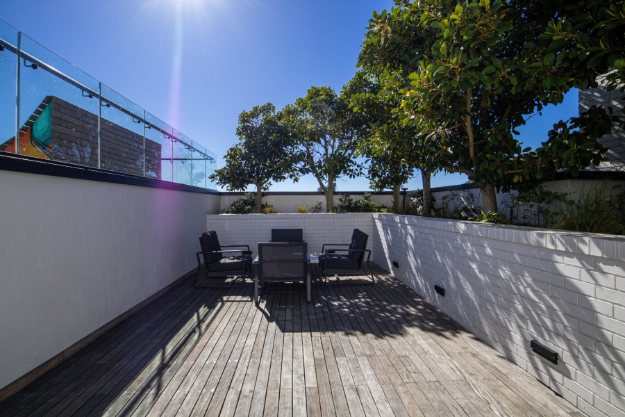 1 Bedroom Property for Sale in Sea Point Western Cape